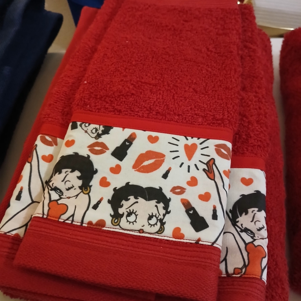 Red Cartoon Character Bath Towel Set
